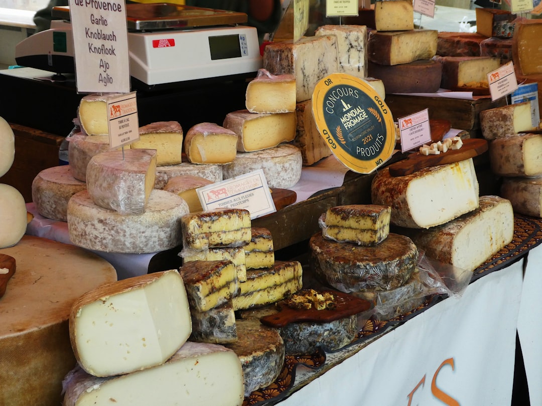 Marché de fromages français artisanaux