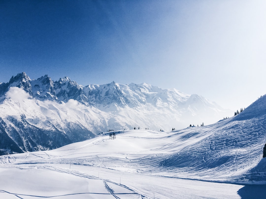 Station de ski alpine enneigée