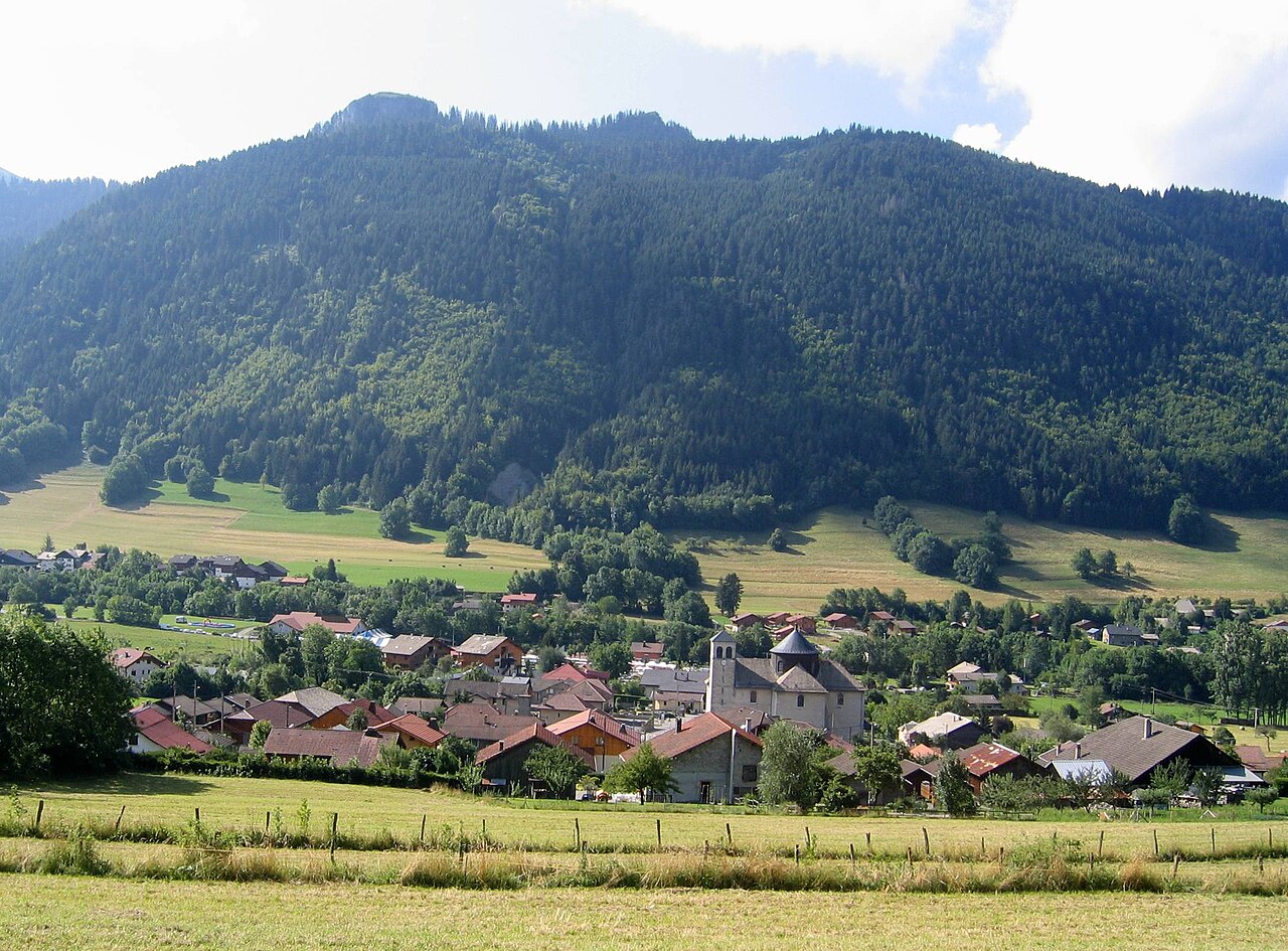 Mont César (1568 m) en boucle depuis Bernex