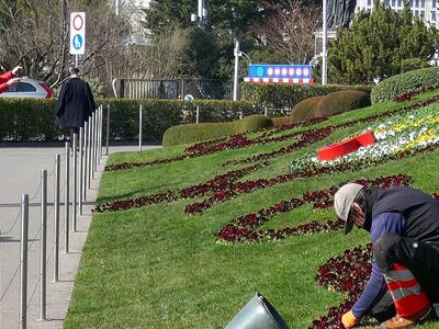 Jardin Anglais & Horloge Fleurie