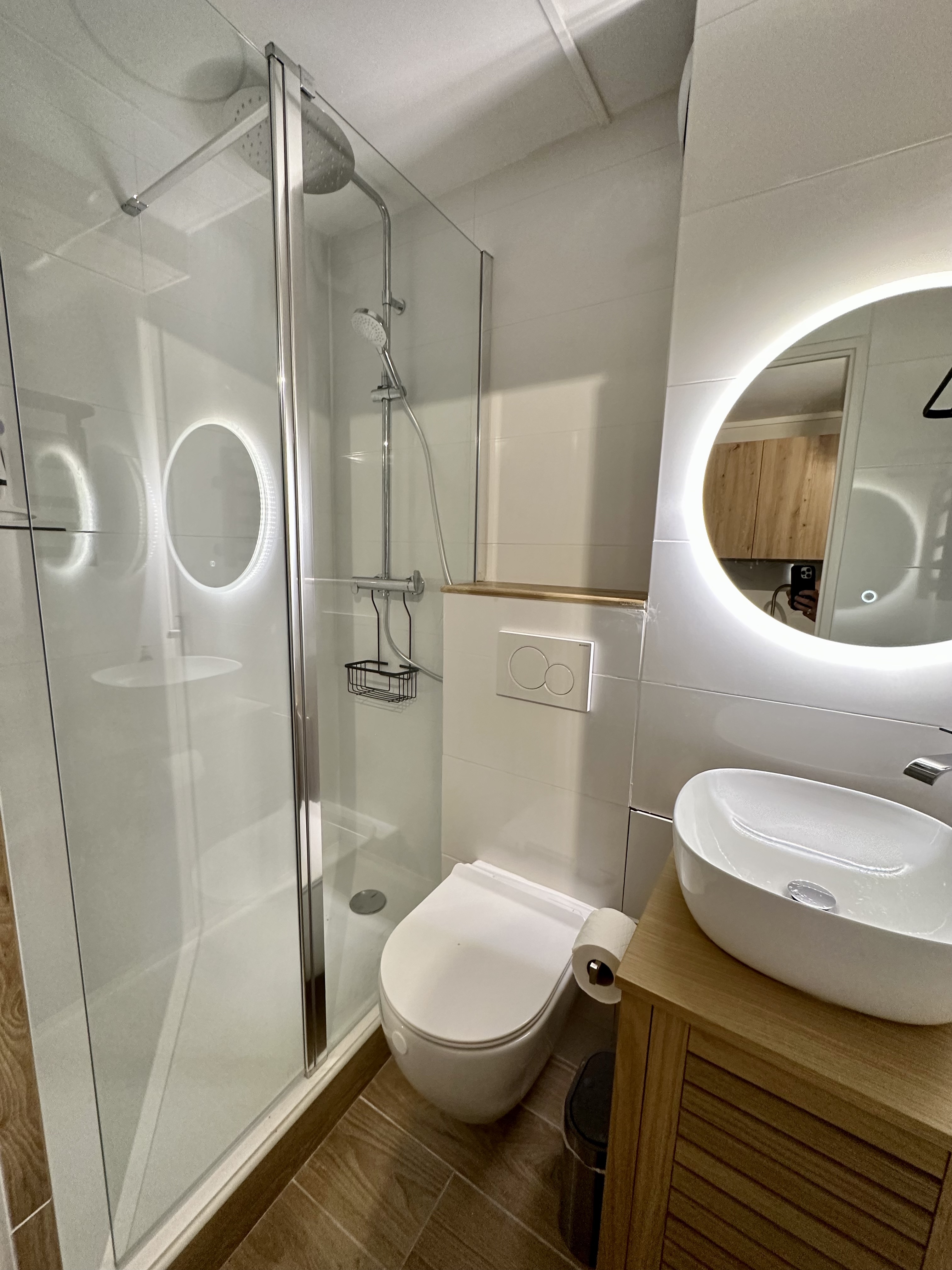 Salle de bain vue complète